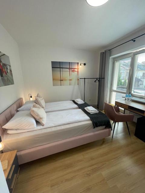 Terminal Family Airport Hostel Poznan Luaran gambar
